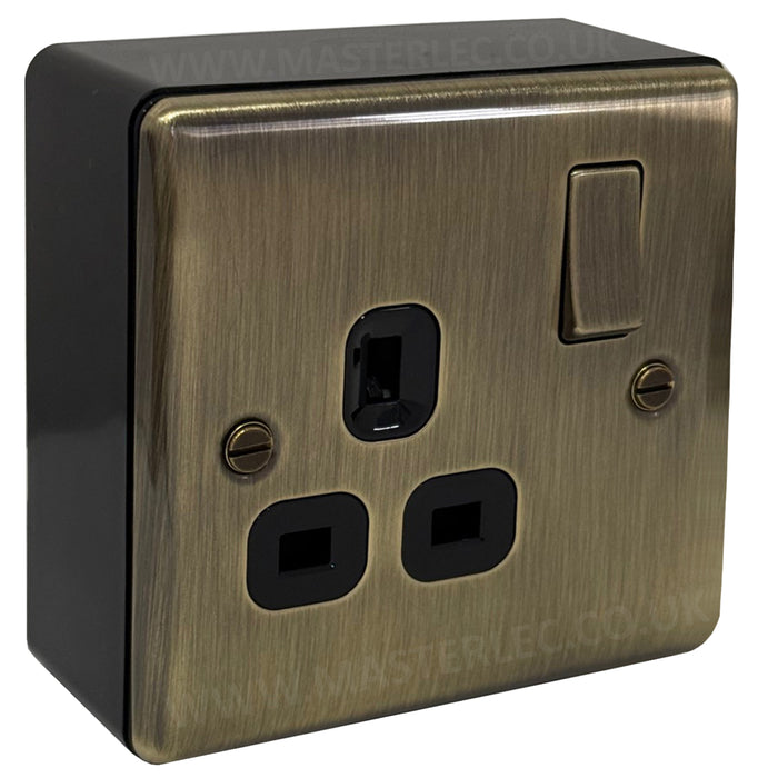 Antique Brass 1 Gang Single Socket & 32mm Black Surface Pattress Back Box