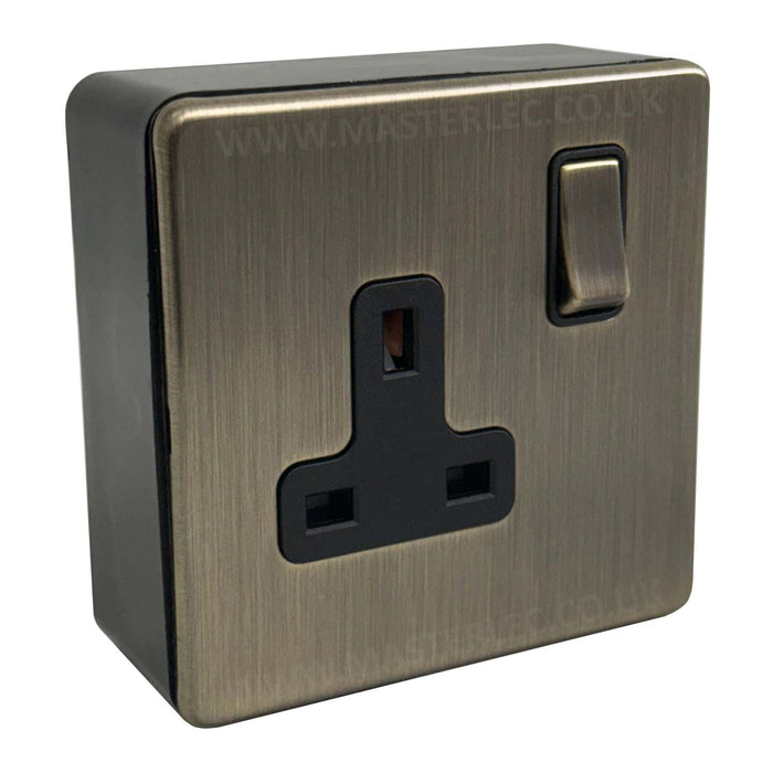 Antique Brass Screwless 1 Gang Single Socket & 32mm Black Surface Pattress Back Box